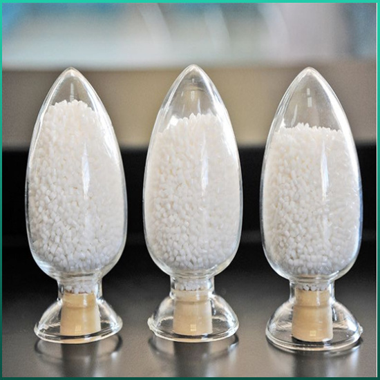 Smulkiosios cheminės medžiagos: nematomas šiuolaikinės pramonės ramstis